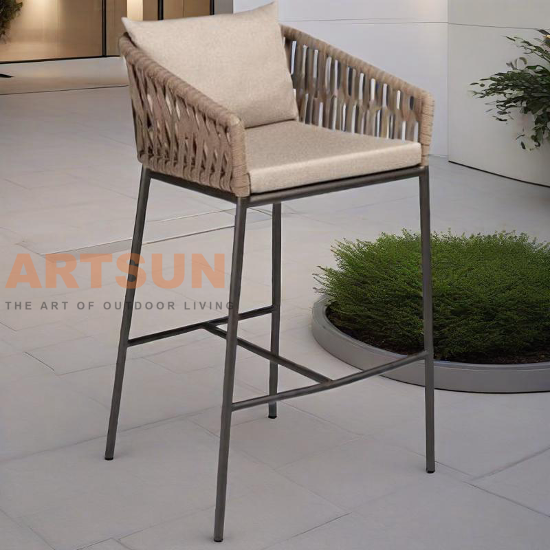 Taburete de bar para exterior tejido de cuerda moderno con asiento acolchado y estructura de aluminio
