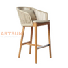 Elegante silla de bar de madera de teca para exteriores con reposabrazos de cuerda tejida para patio resort y bar en la azotea