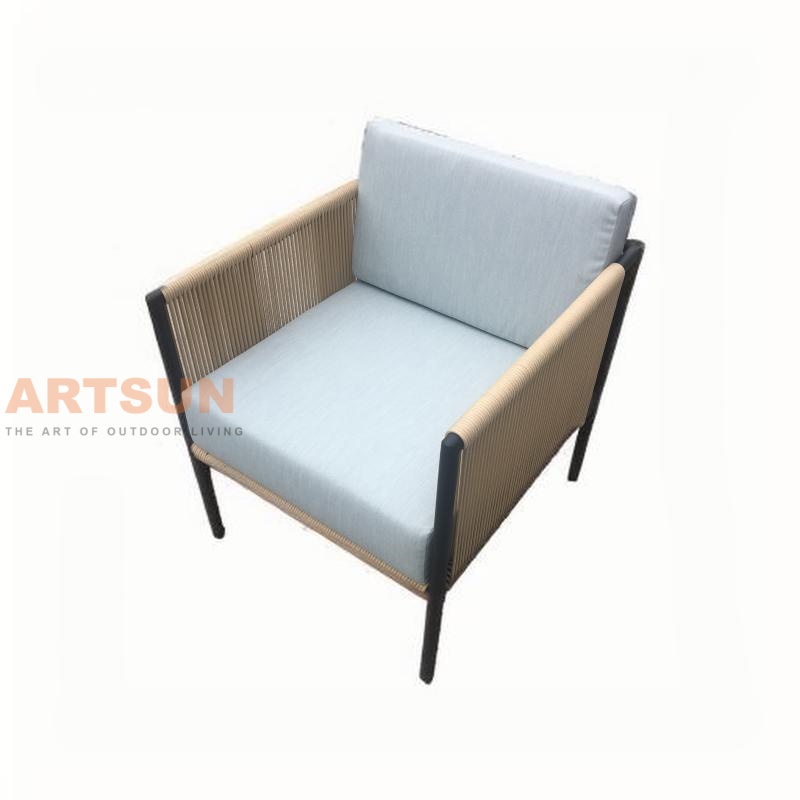 Sofá de cuerda sintética tejida al aire libre para asientos modernos de salón de patio