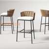 Silla de bar de lujo para exteriores con comodidad moderna para espacios elegantes