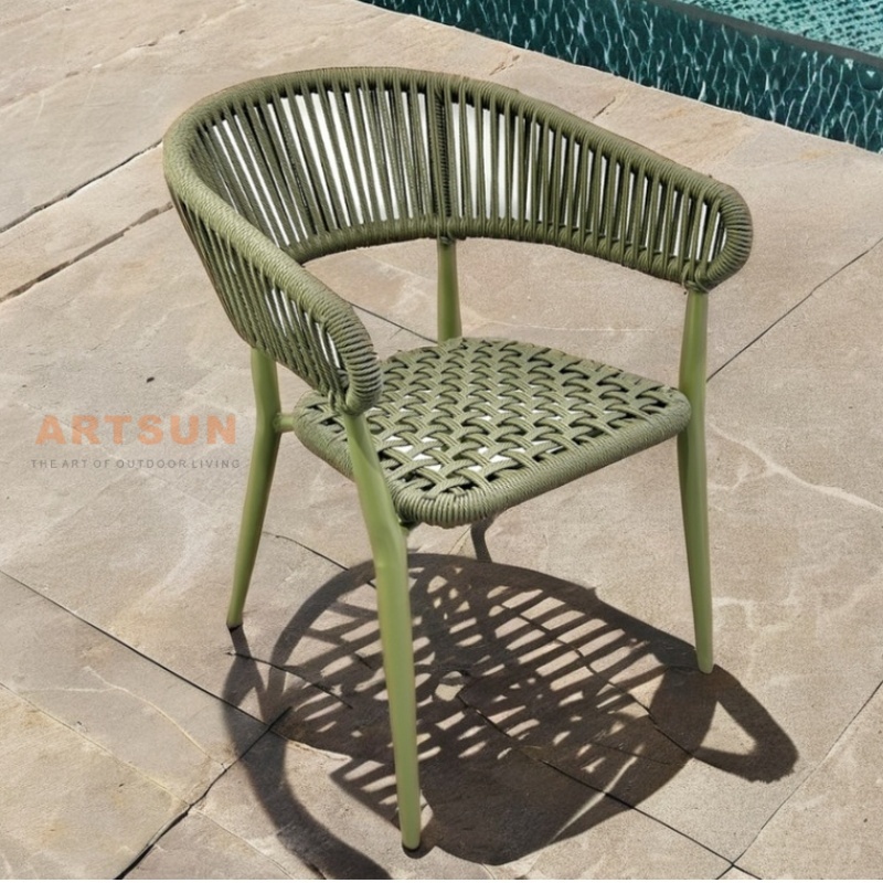 Silla de cuerda de tejido de jardín de reposabrazos de ratán para cenar al aire libre