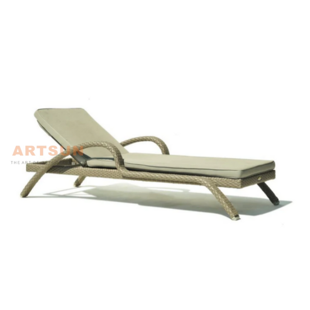Ratán resistente a la intemperie Ratán reclinable Chaise Lounge para relajación junto a la piscina