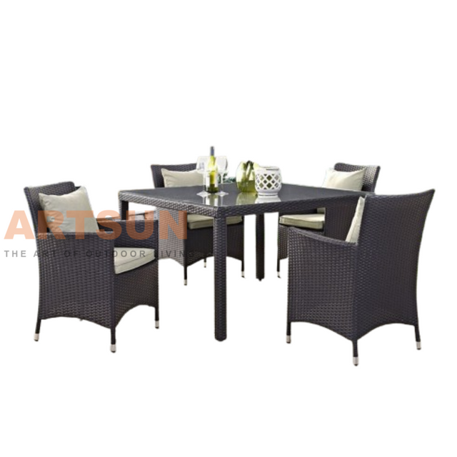 Juego de comedor de ratán con tablero de vidrio templado