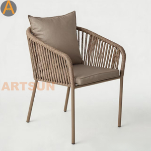 Silla de cuerda al aire libre tejida de jardín de ratán con cojín
